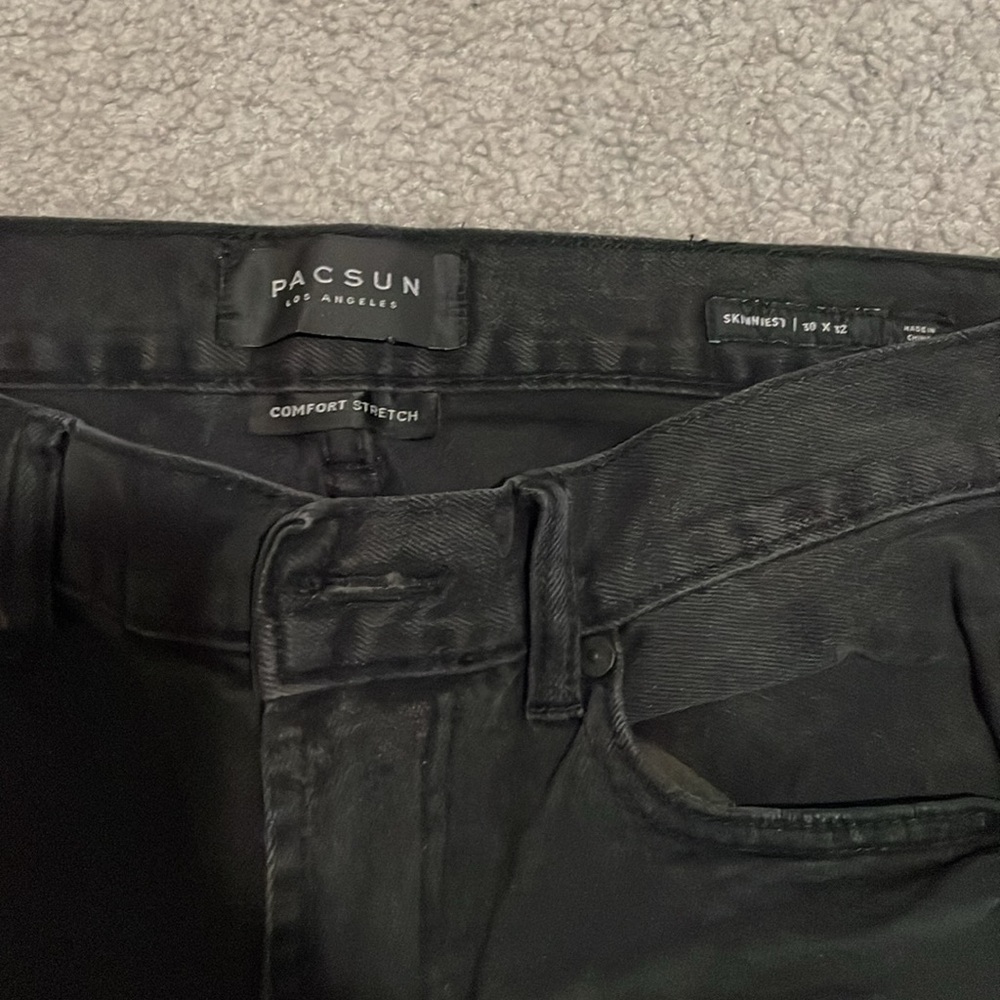 Pacsun black boys distressed jeans. Size 30 x 32  zipper on bottom - Picture 5 of 5